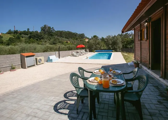 Casa Da Poesia Pedreiras (Leiria)